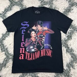Selena Men's The Queen of Tejano Music T-Shirt Size Small Black Short Sleeve